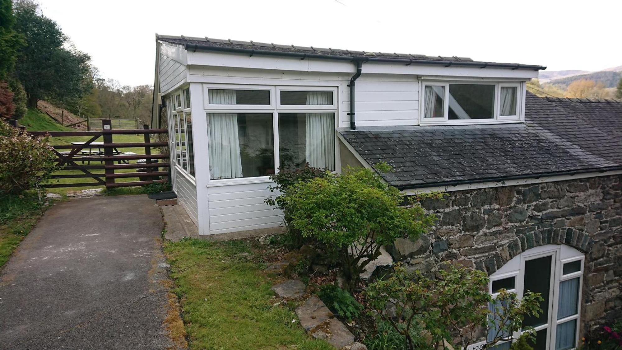 Abergwynant Farm Glamping & Apartments Dolgellau Extérieur photo